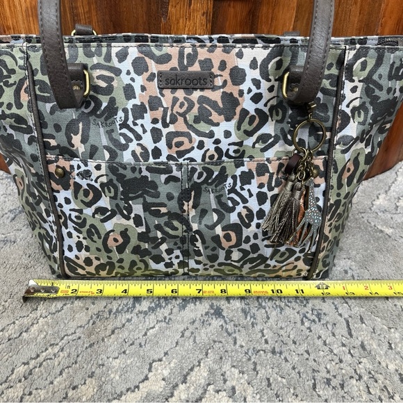 Sakroots Metro Tote Purse Coated Canvas Handbag Giraffe Charm Canvas Blue Desert - Picture 2 of 10